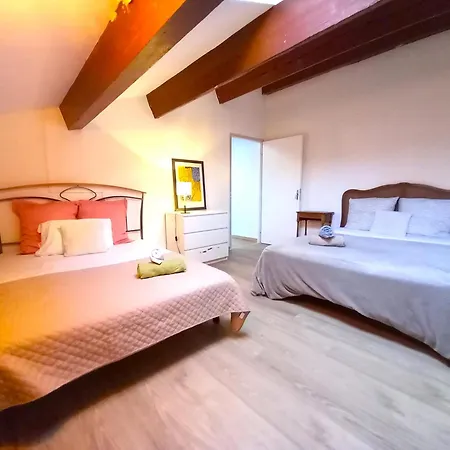 Duplex Atypique Centre Historique Йер