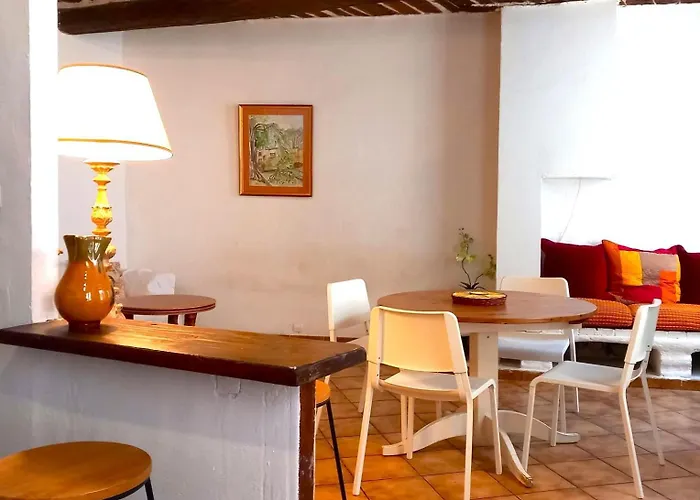 Duplex Atypique Centre Historique Hyères