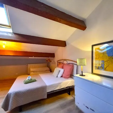 Duplex Atypique Centre Historique Apartmán Hyères